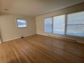 825 Carol Ave in Elgin, IL - Building Photo - Building Photo