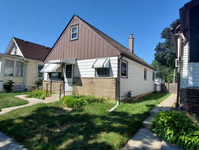 property at 533 S 73rd St