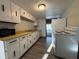 202 Cambell Shore Rd in Gray, ME - Building Photo