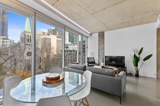 456 Rue De la Gauchetière O in Montréal, QC - Building Photo - Building Photo