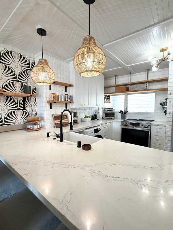 property at 2421 Ala Wai Blvd