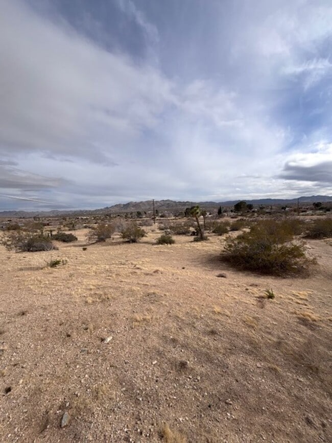 58979 Nelson Ave in Yucca Valley, CA - Building Photo - Building Photo