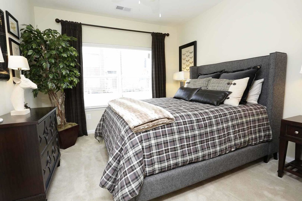 The Retreat at Market Square Apartments in Frederick, MD