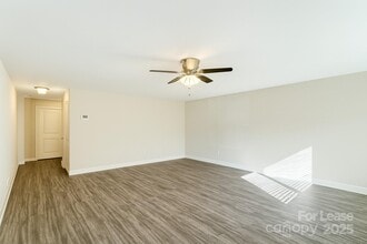 3204 Glenn Hope Way in Matthews, NC - Building Photo - Building Photo