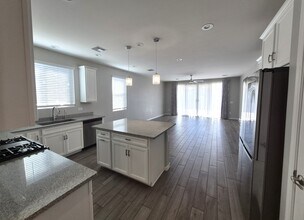 7742 S Long Pond Walk Way in Tucson, AZ - Building Photo - Building Photo