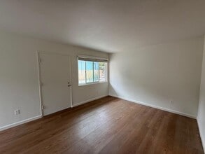 1808 Castillo St, Unit E in Santa Barbara, CA - Foto de edificio - Building Photo