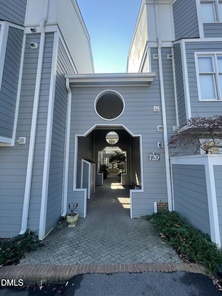 720 Bishops Park Dr, Unit 301 in Raleigh, NC - Building Photo - Building Photo