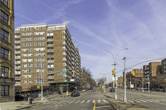 3131 Grand Concourse in Bronx, NY - Building Photo - Building Photo