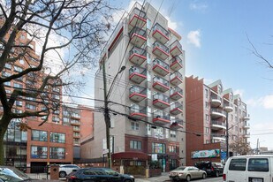 13218 41st Ave in Flushing, NY - Building Photo