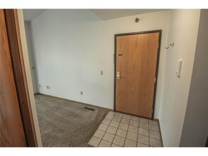 6099 Courtly Alcove, Unit E in Woodbury, MN - Building Photo - Building Photo