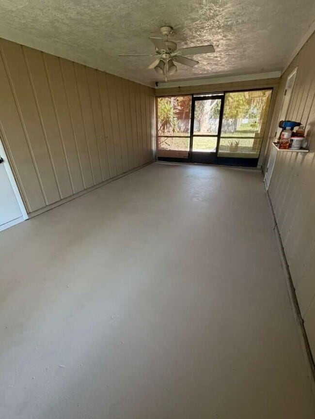 2055 SW Cranberry St in Port St. Lucie, FL - Building Photo - Building Photo