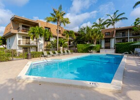 Legacy at the Palms in Miami, FL - Building Photo
