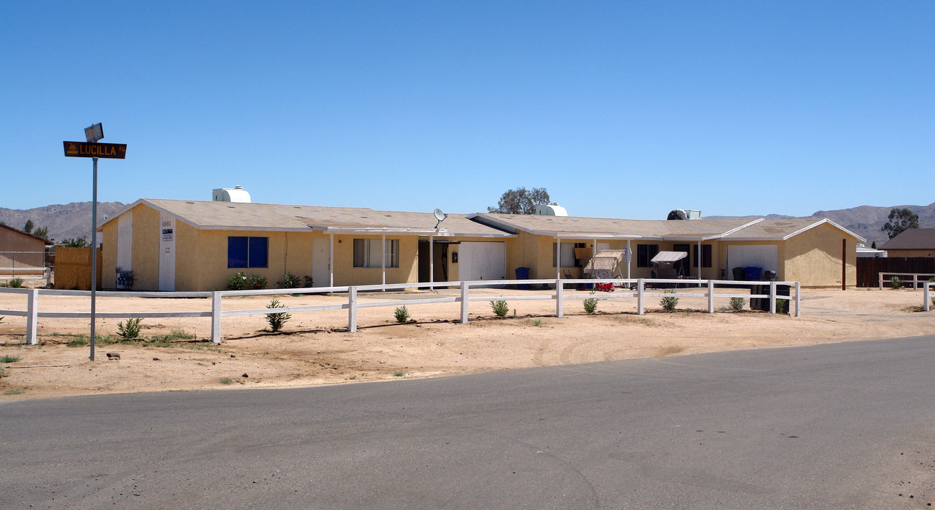 13157 Central Rd in Apple Valley, CA - Building Photo