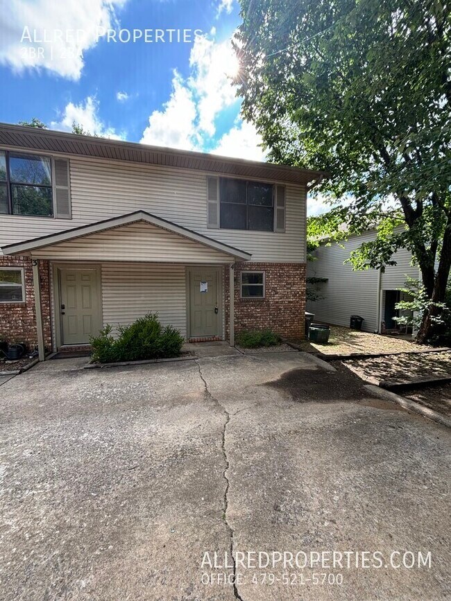 2481 N Brophy Ave in Fayetteville, AR - Building Photo - Building Photo