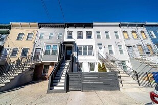 155 Van Horne St in Jersey City, NJ - Building Photo