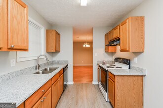 614 Dove Cove in Social Circle, GA - Building Photo - Building Photo