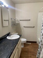 1357 N 17th St in Laramie, WY - Foto de edificio - Building Photo
