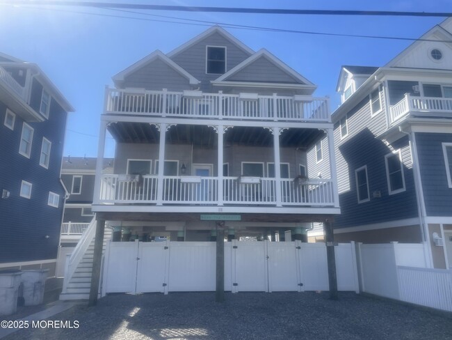 111 Fielder Ave in Seaside Heights, NJ - Foto de edificio - Building Photo