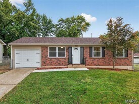 3335 Ipswich Ln in St. Charles, MO - Building Photo