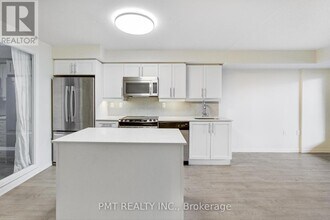 125-125 Western Battery Rd in Toronto, ON - Building Photo - Building Photo