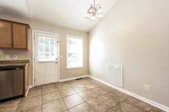 1201 Welsh Dr in La Vergne, TN - Foto de edificio - Building Photo