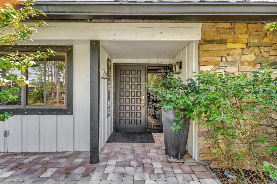 5446 Reynolds Rd in Wellington, FL - Building Photo