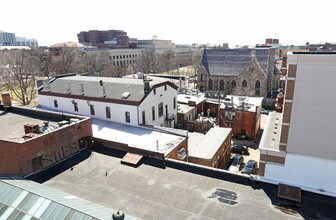 340 S State St in Ann Arbor, MI - Foto de edificio - Building Photo