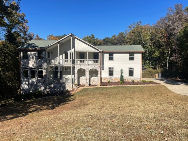 property at 1305 Smithdale Heights Dr