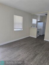 1719 Lauderdale Manor Dr in Fort Lauderdale, FL - Building Photo - Building Photo