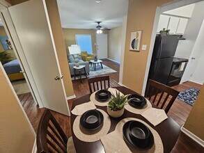 The Crest Apartments in Houston, TX - Foto de edificio - Building Photo