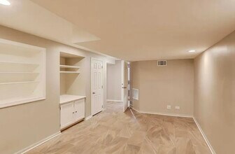 10922 S Tripp Ave in Oak Lawn, IL - Building Photo - Building Photo