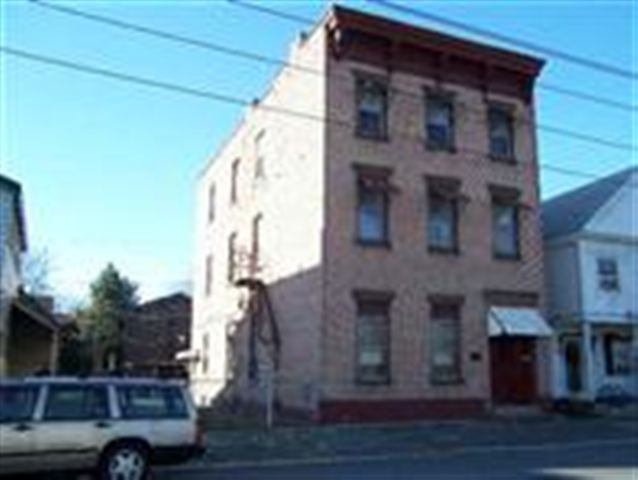 2427 Broadway in Watervliet, NY - Building Photo