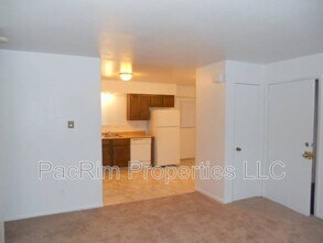 8831 Cordell Cir in Anchorage, AK - Building Photo - Building Photo