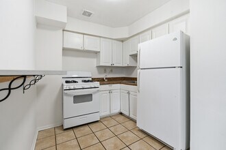 3953 Lankenau Ave, Unit 2 in Philadelphia, PA - Foto de edificio - Building Photo