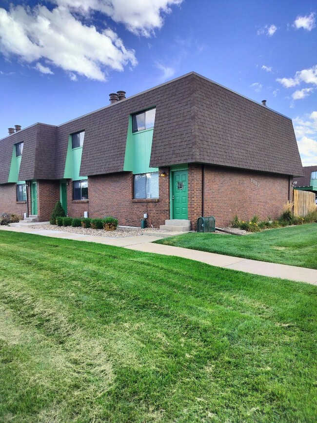 Glenwood Terrace Townhomes in Lakewood, CO - Building Photo - Building Photo