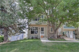 10252 West Dartmouth Avenue in Lakewood, CO - Building Photo