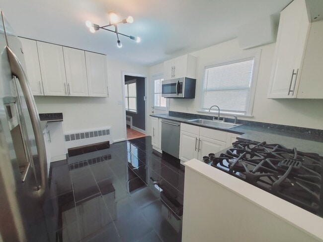 663 High Ridge Rd, Unit 2 in Stamford, CT - Building Photo - Building Photo