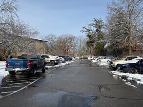 2 Lancelot Court in Salem, NH - Building Photo - Building Photo