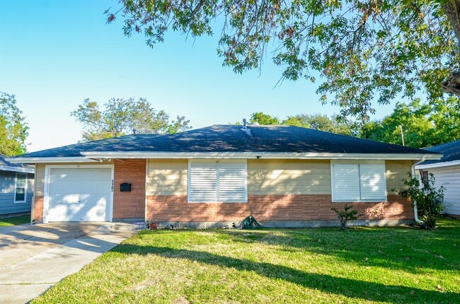 property at 3106 Danforth Memorial Dr