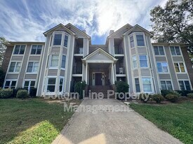 6230 Rosecroft Dr in Charlotte, NC - Building Photo