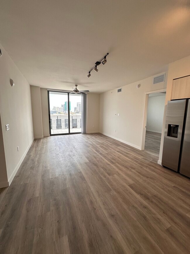 1109 NW 5th Ct, Unit A2 in Fort Lauderdale, FL - Foto de edificio - Building Photo