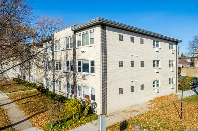 2700-2702 W Pratt Ave in Chicago, IL - Building Photo - Primary Photo