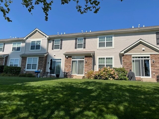 34W685 Roosevelt Ave in St. Charles, IL - Building Photo - Building Photo