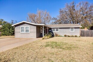 4806 13th St in Lubbock, TX - Building Photo