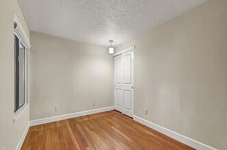 7987 SW Skyhar Dr in Portland, OR - Building Photo - Building Photo