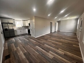 11 Stonehouse Hill Rd in Coeymans, NY - Building Photo - Building Photo