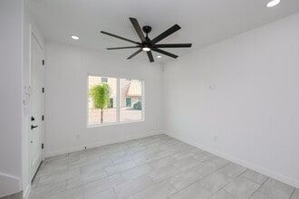 8218 Casa Verde Rd in Laredo, TX - Building Photo - Building Photo