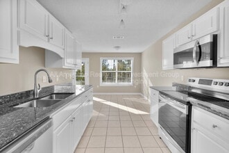 722 Marsh Harbor Dr in Mary Esther, FL - Building Photo - Building Photo