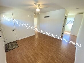 6310 NW Waukomis Dr in Kansas City, MO - Building Photo - Building Photo