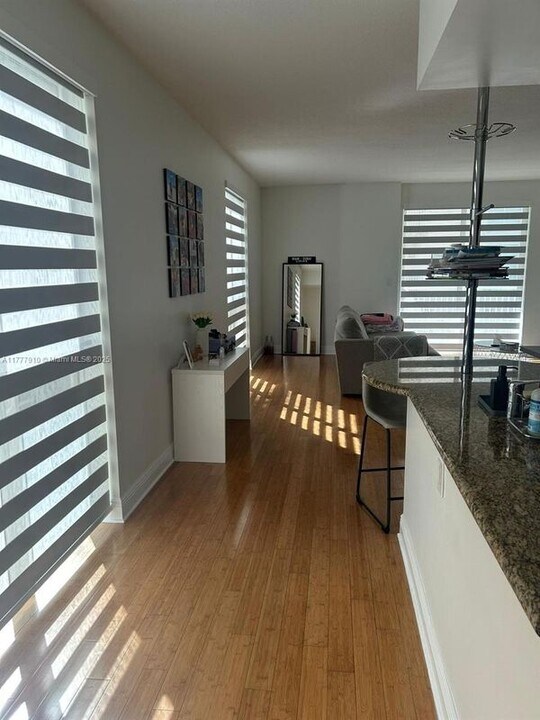 7270 SW 88th Ave in Miami, FL - Building Photo
